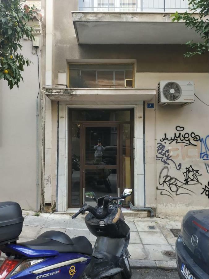 Toni'S Charming Apartment In The Thisseo Station Атина Екстериор снимка